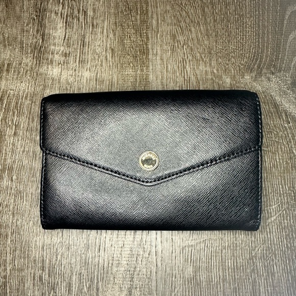 Michael Kors cross body travel purse - Picture 1 of 5